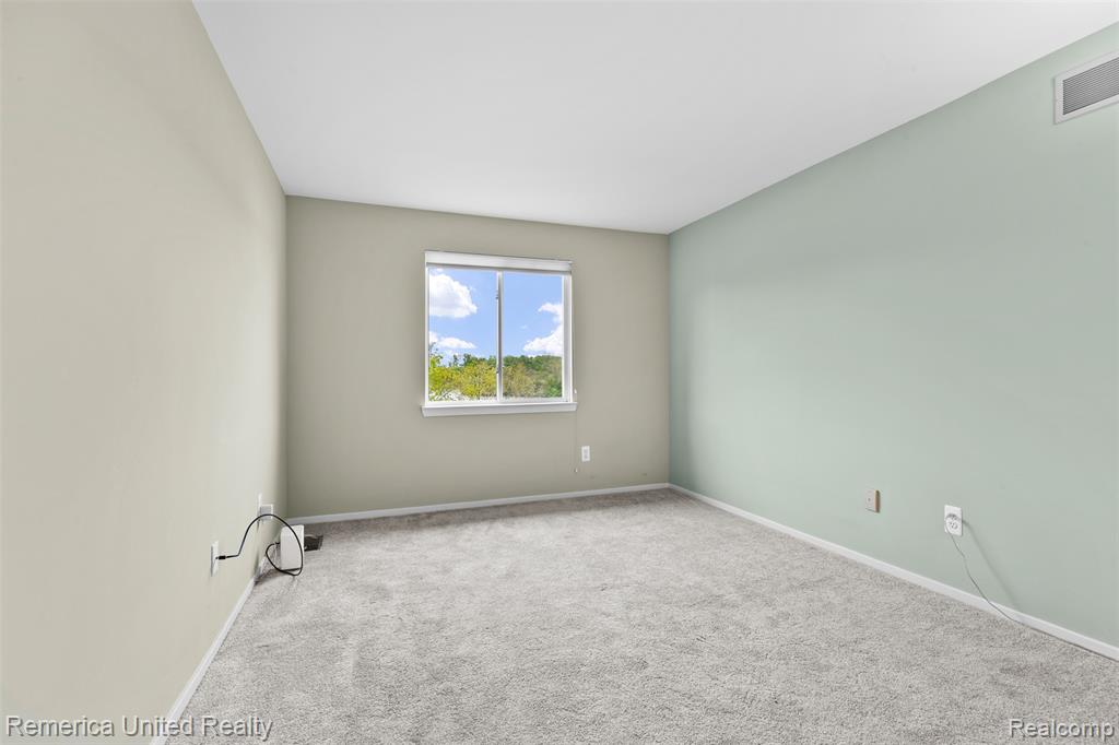 450 Berry Lake Drive, Commerce Twp, MI 48390 — Photo 22