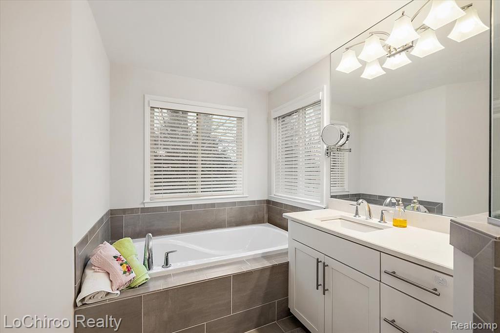 43722 Bolingbrooke Lane, Novi, MI 48377 — Photo 23