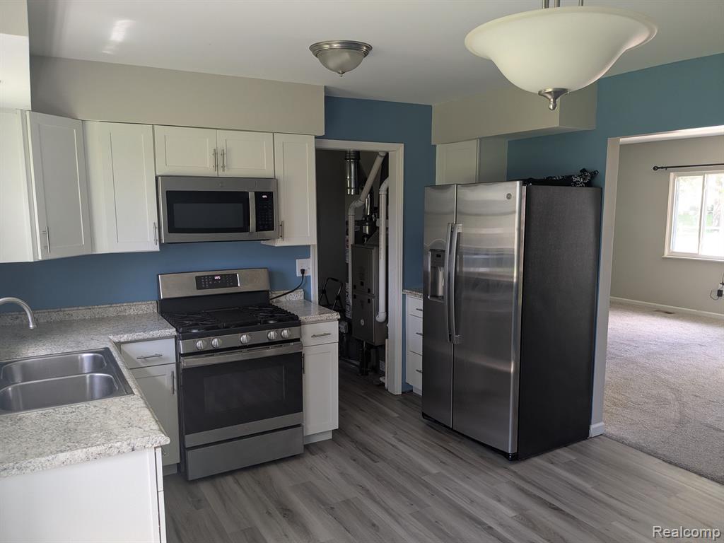 631 S ELM Street, Lapeer, MI 48446 — Photo 5