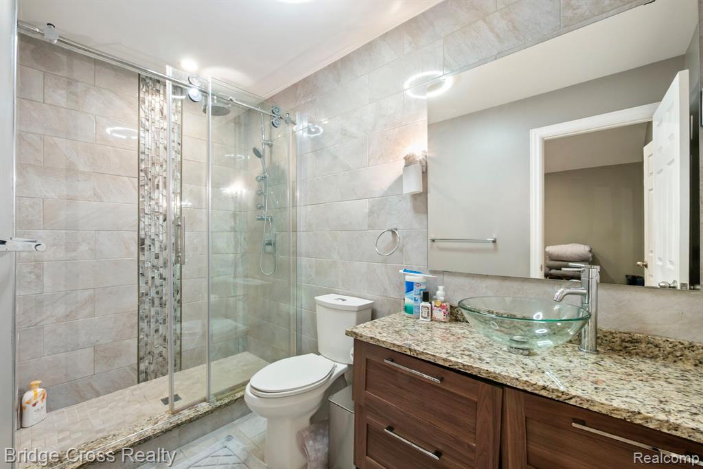 24459 Bloomington Court, Franklin, MI 48025 — Photo 29
