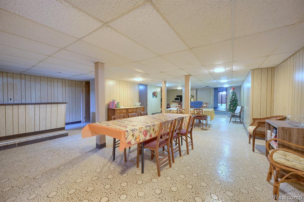 1891 BALDWIN Drive, 2, Trenton, MI 48183 — Photo 16