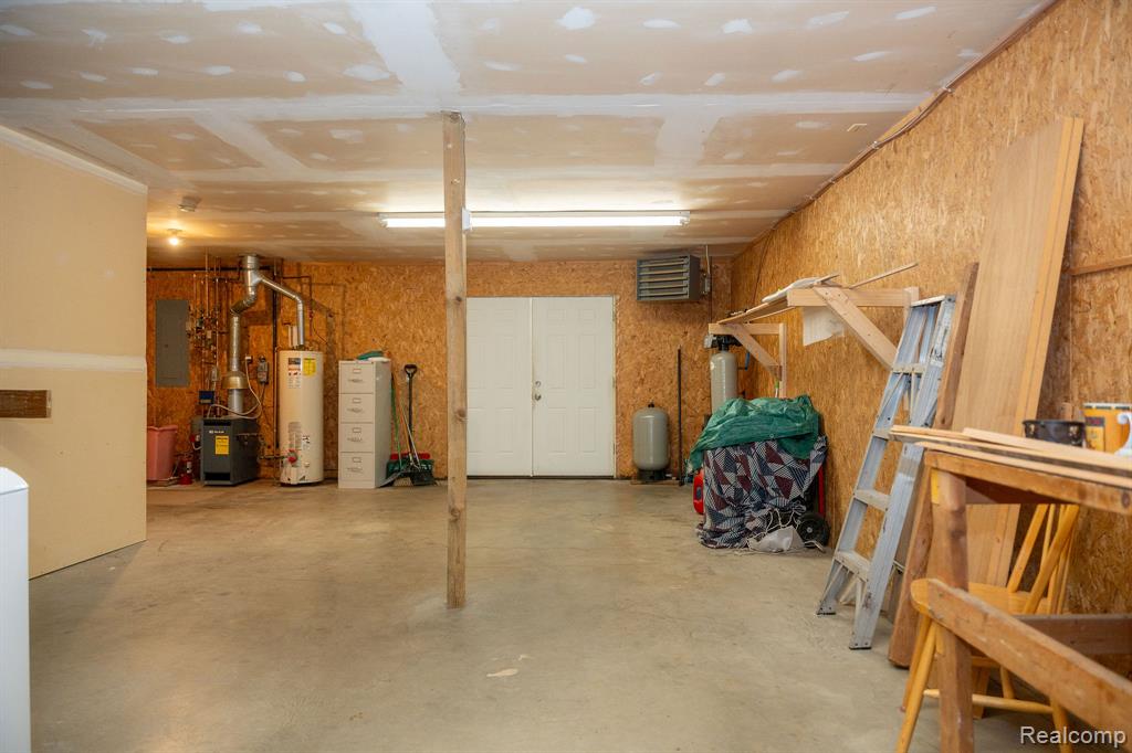 9887 W HIGGINS LAKE Drive, Roscommon, MI 48653 — Photo 55