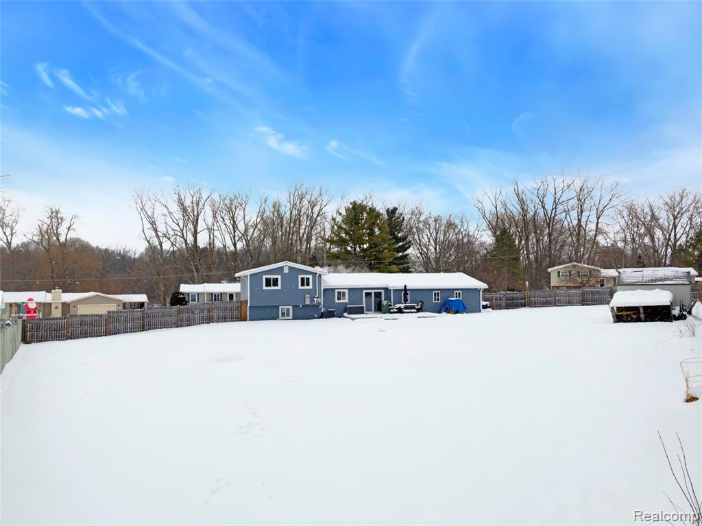 9488 Brookway Court, Goodrich Vlg, MI — Photo 11