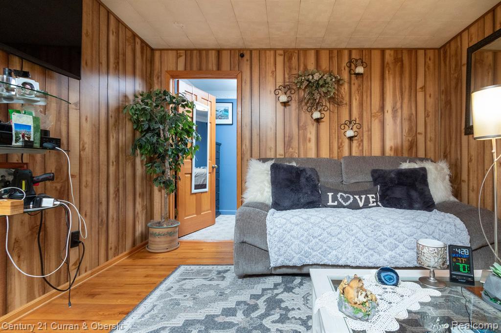 4417 BEDFORD Street, Dearborn Heights, MI 48125 — Photo 21