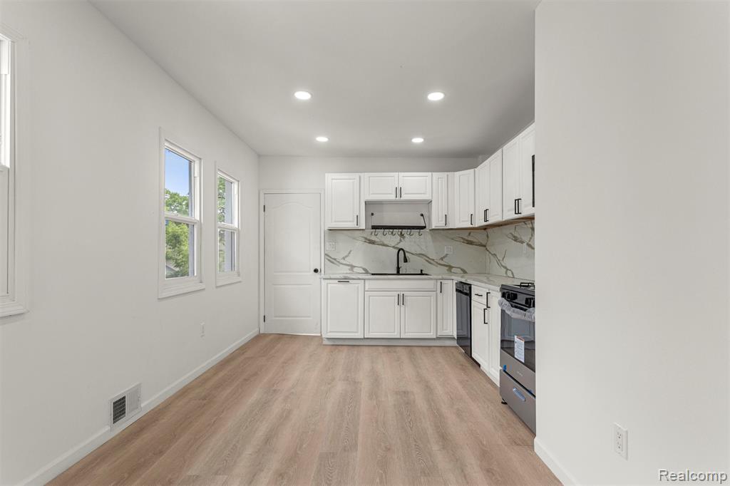 7432 Churchill Street, Detroit, MI 48206 — Photo 27