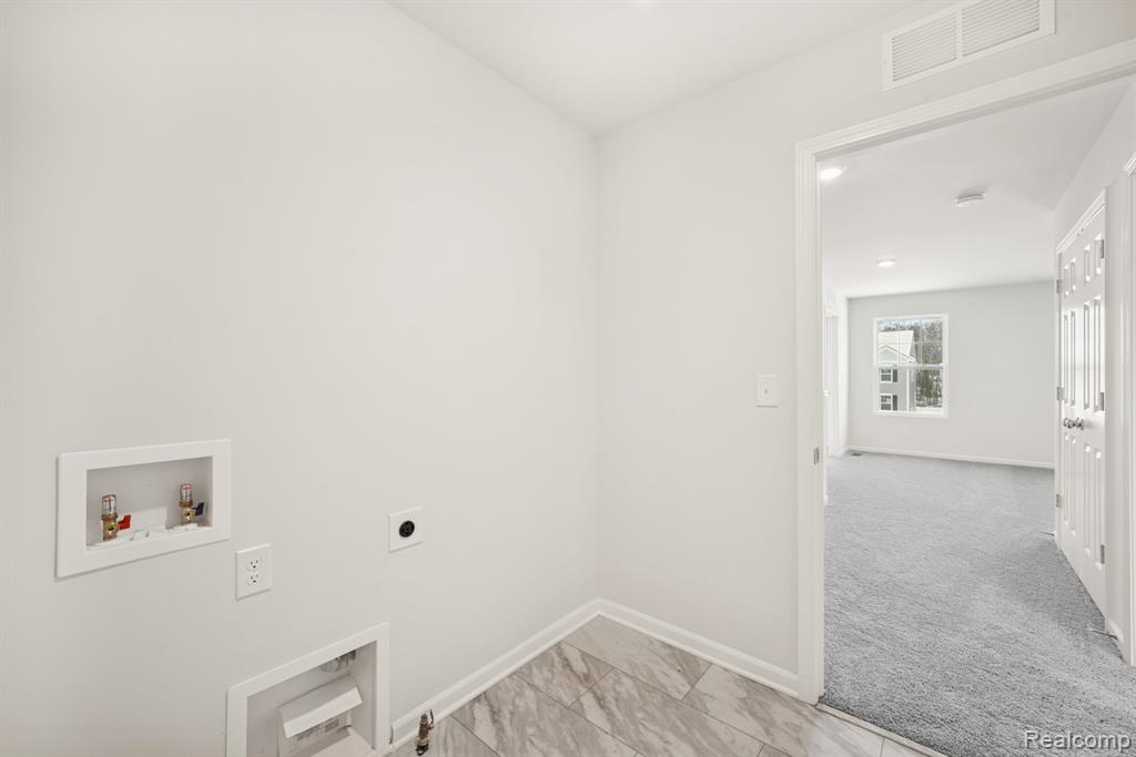 4241 Cedar Lane, Grand Blanc, MI 48439 — Photo 27