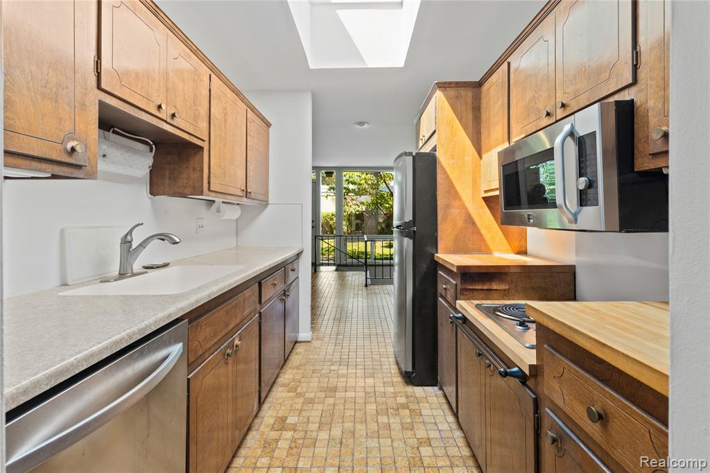 1512 Chateaufort Place, Detroit, MI 48207 — Photo 9