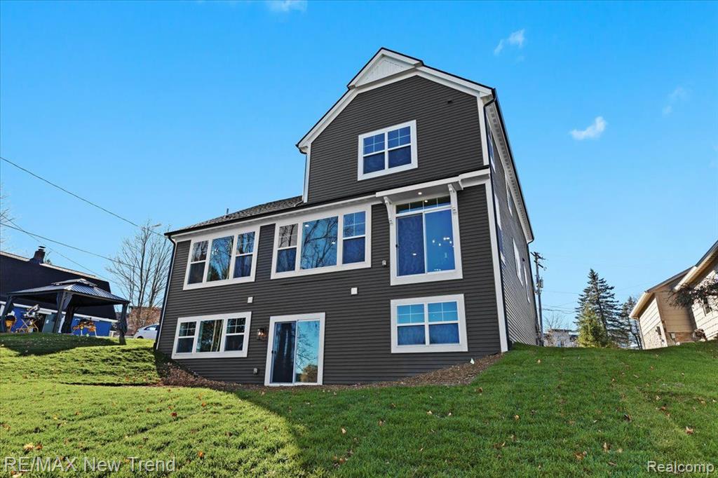 311 CAROLINE Street, Milford, MI 48381 — Photo 4