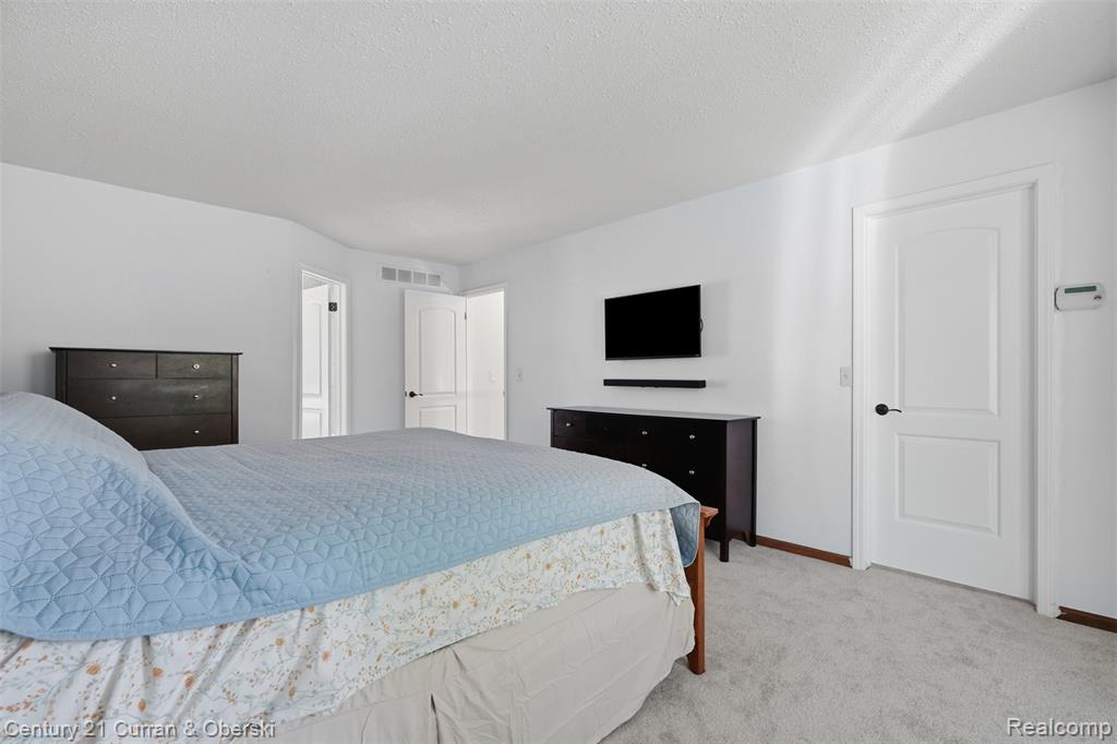 47008 Cider Mill Drive, Novi, MI — Photo 30