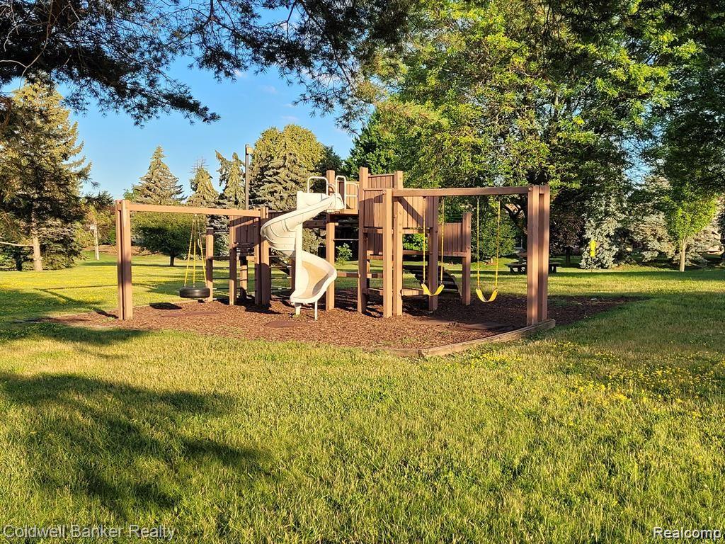 5238 Breeze Hill Place, Troy, MI 48098 — Photo 48