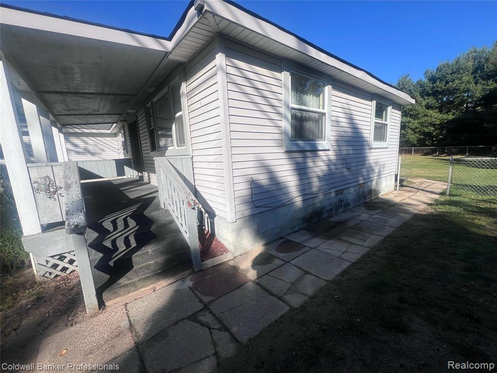 904 Rowland Road, Leonard, MI 48367 — Photo 20