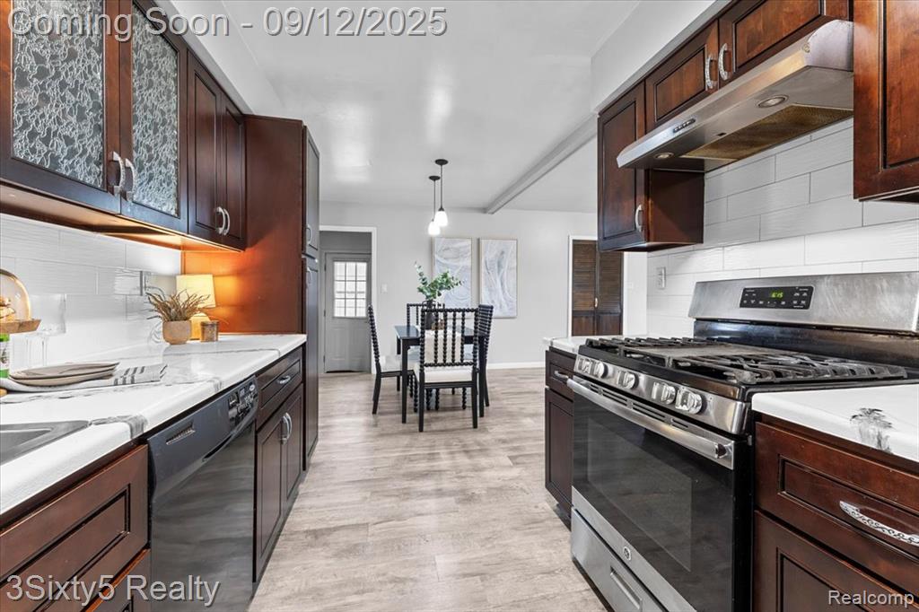 17541 Bodsford Drive, Woodhaven, MI 48183 — Photo 9