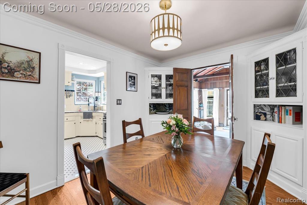 2101 Lochmoor Boulevard, Grosse Pointe Woods, MI 48236 — Photo 10