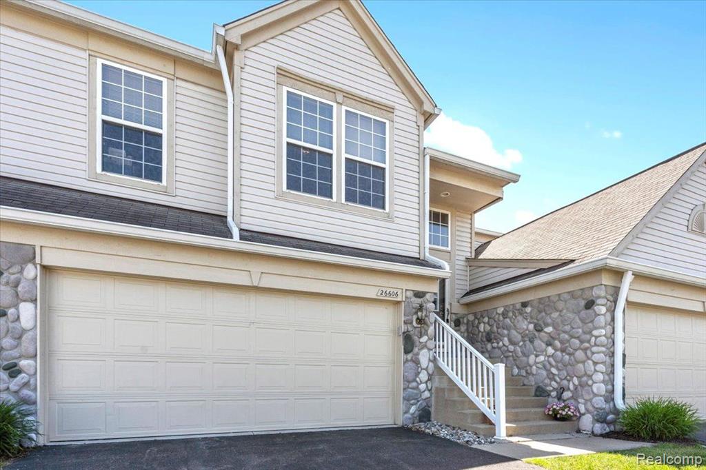 26606 KIRKWAY Circle, Woodhaven, MI 48183 — Photo 3