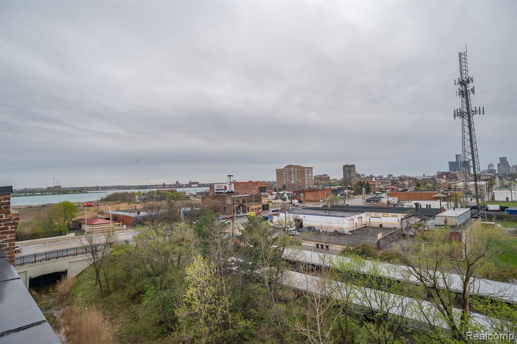 6533 E JEFFERSON AVE, 414, Detroit, MI 48207 — Photo 17