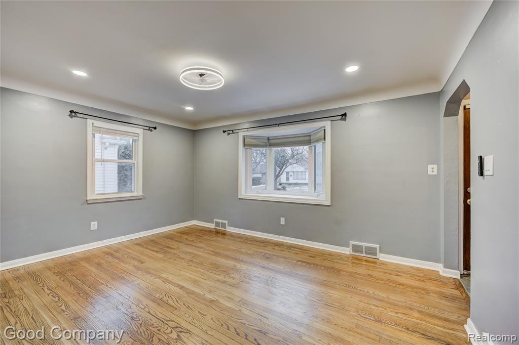 706 N Vermont Avenue, Royal Oak, MI 48067 — Photo 2