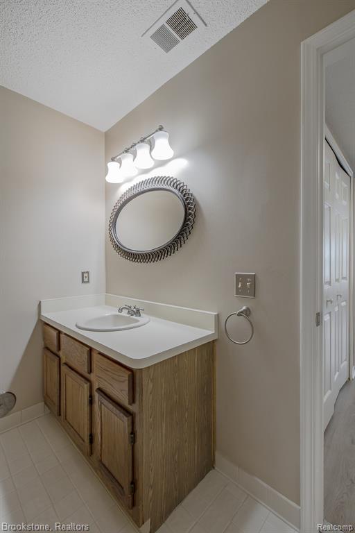 5078 Harbor Oak Drive, 40, Waterford, MI 48329 — Photo 30