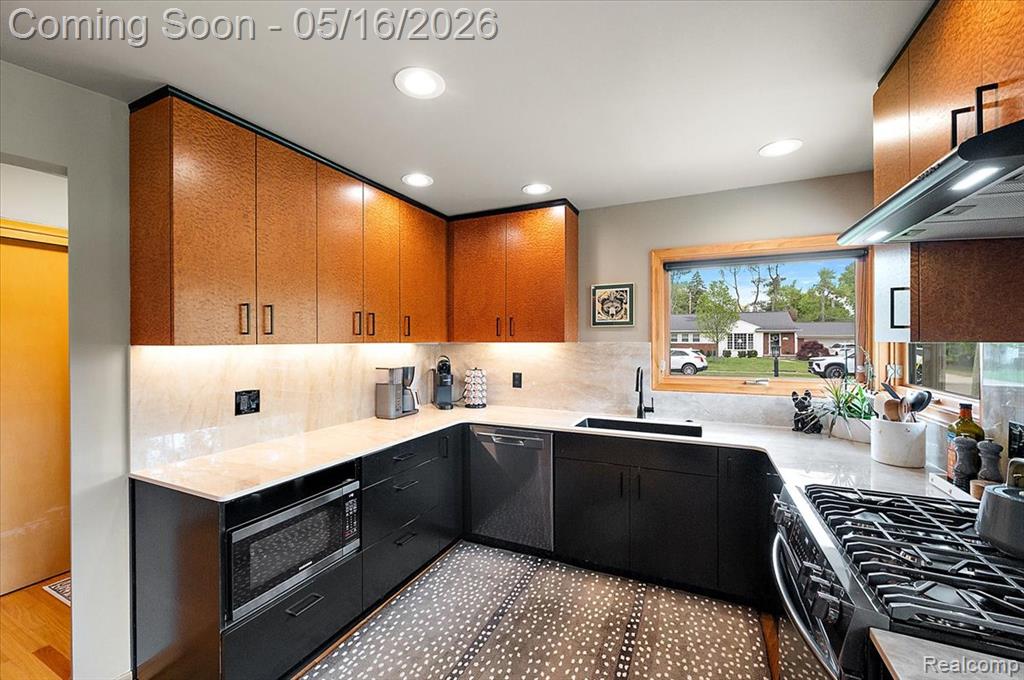16933 Lauderdale Avenue, Beverly Hills, MI 48025 — Photo 14