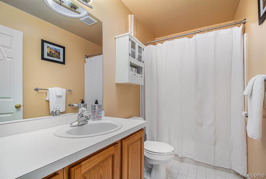 5270 Dillon Drive, White Lake, MI 48383 — Photo 27