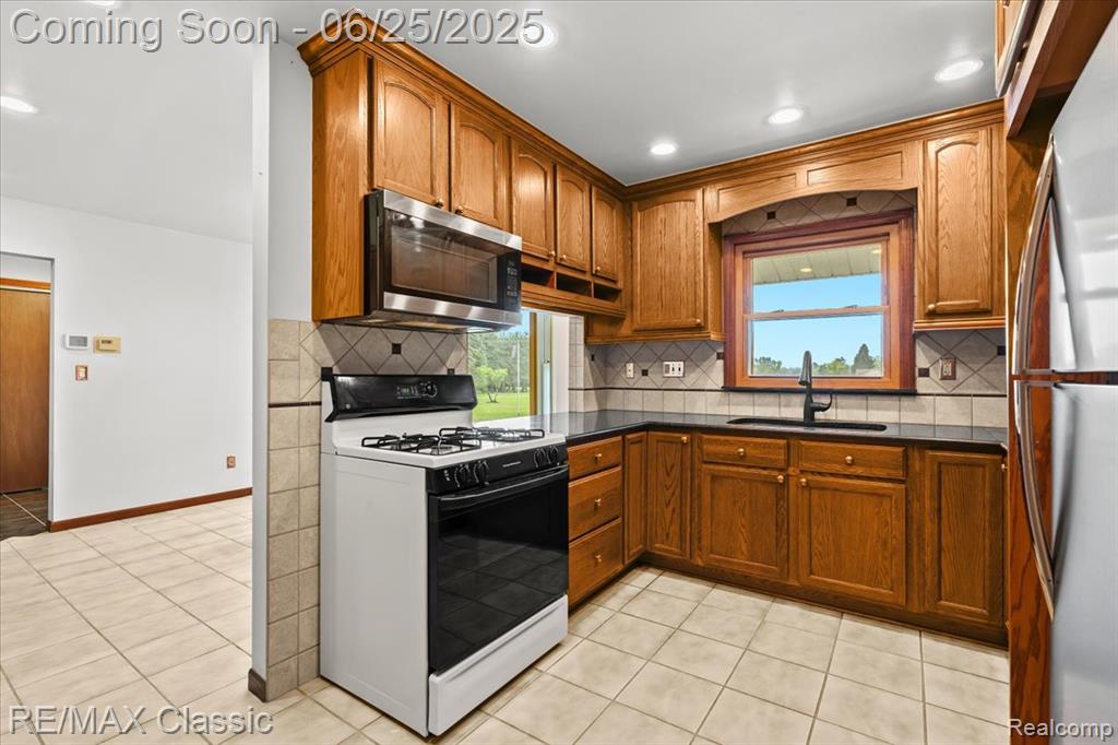9160 Joy Road, Plymouth, MI 48170 — Photo 18
