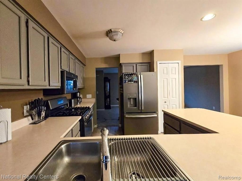 44273 DARTMOUTH Street, Canton, MI 48188 — Photo 12