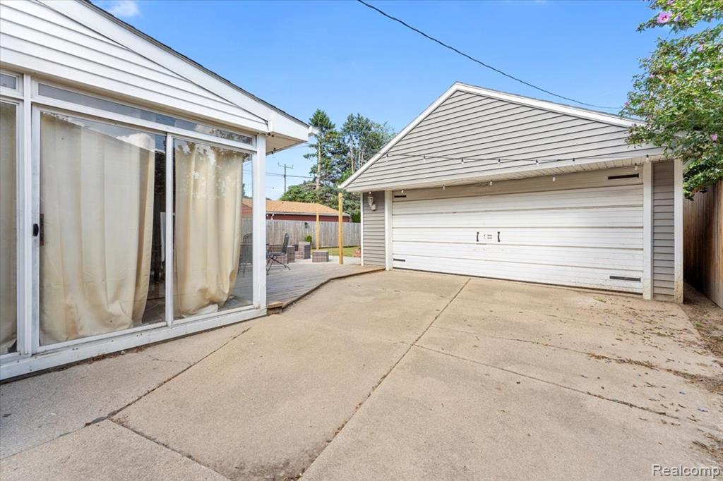 6365 Buckingham Avenue, Allen Park, MI 48101 — Photo 18