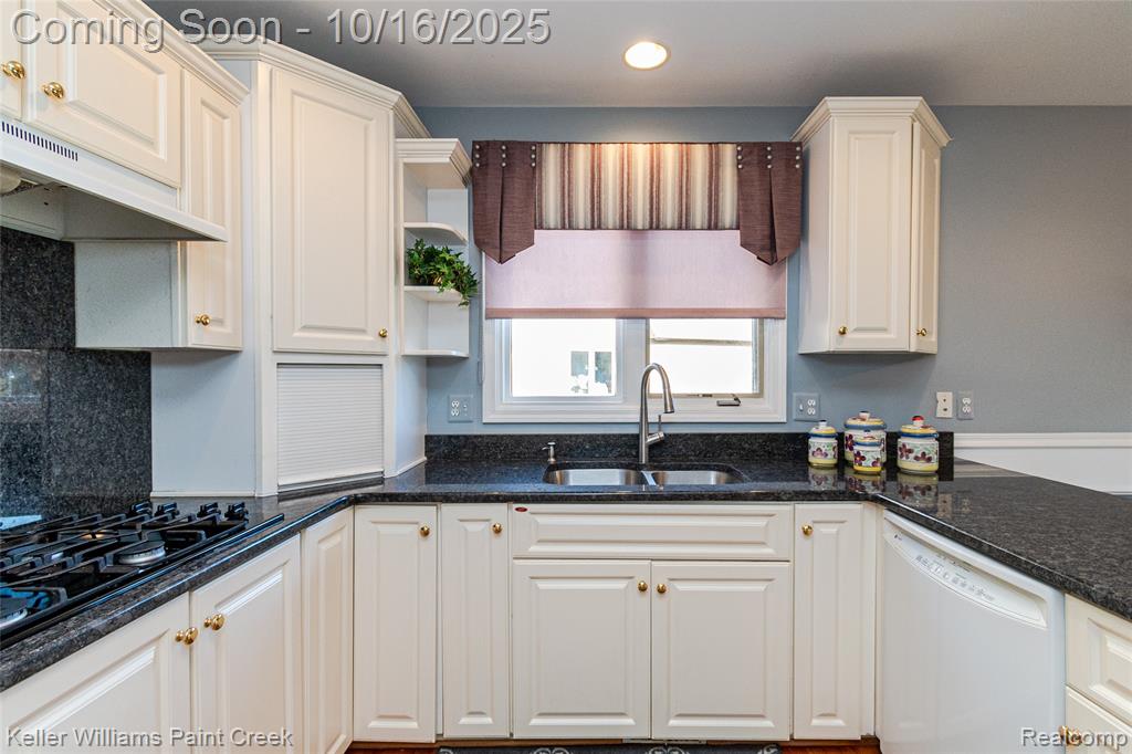 52143 Wolcot Court, Macomb, MI 48042 — Photo 14
