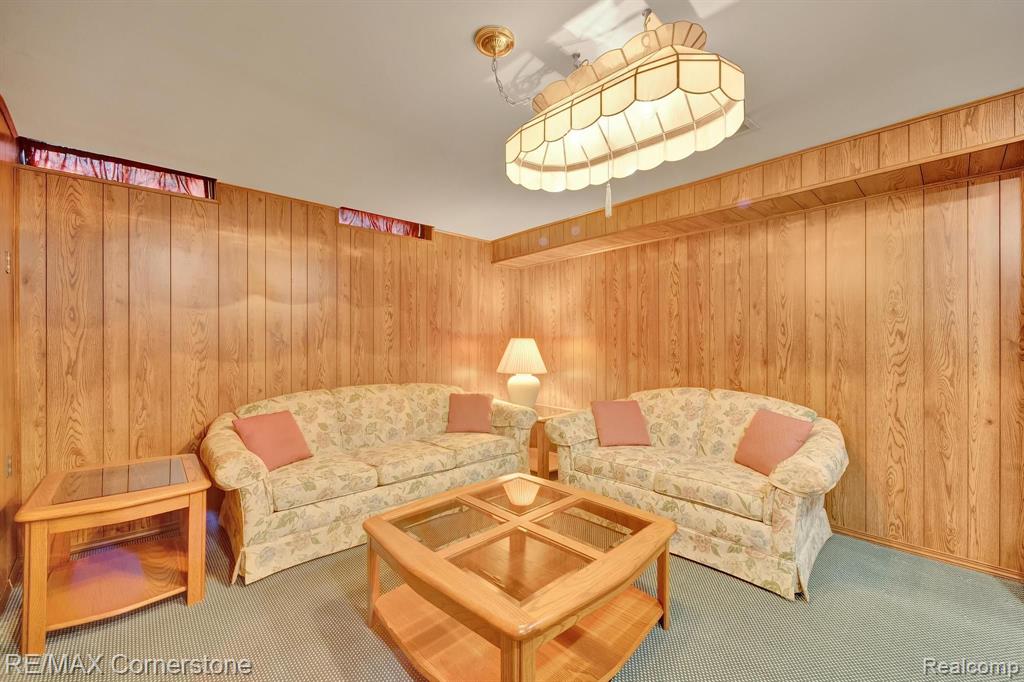 697 WORCHESTER Street, Westland, MI 48186 — Photo 21