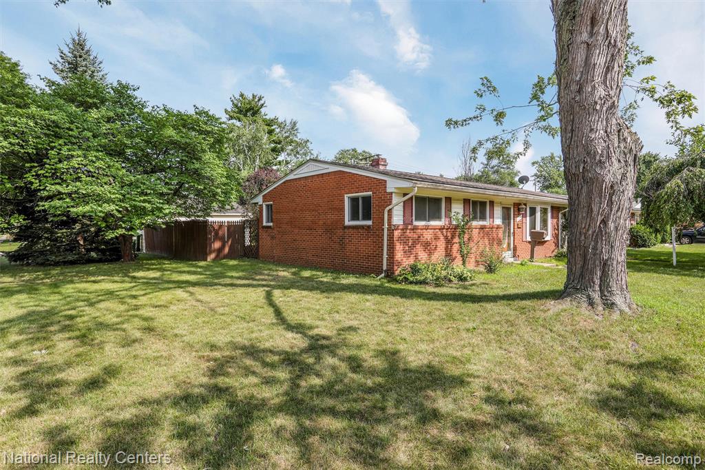 43146 Penny Drive, Sterling Heights, MI 48314 — Photo 20