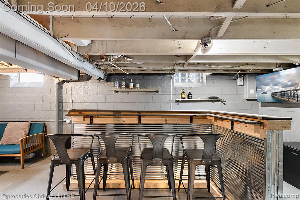 24658 Roanoke Avenue, Oak Park, MI 48237 — Photo 39