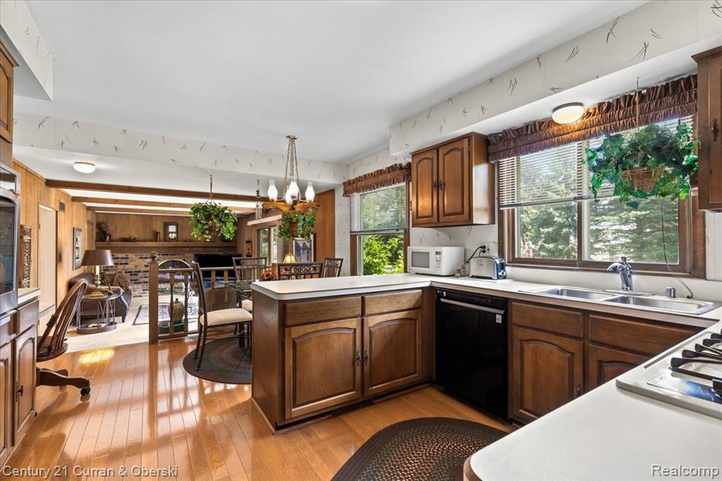 17000 WINCHESTER Drive, Northville, MI 48168 — Photo 9