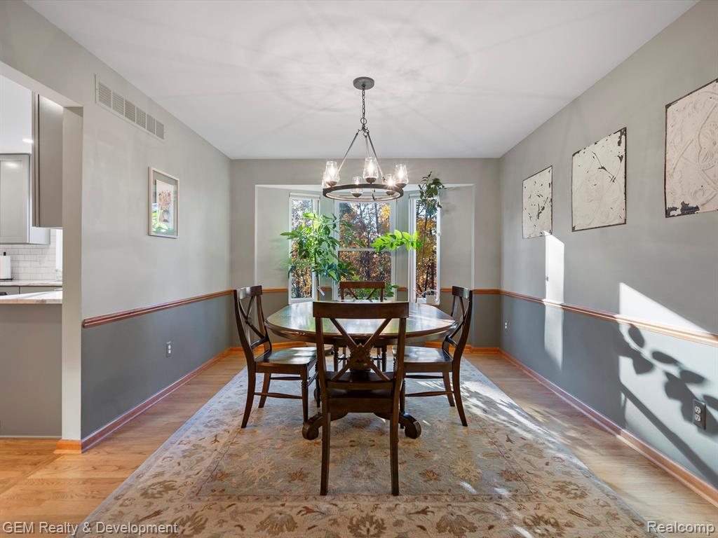 4163 DELPHINE Drive, Wixom, MI 48393 — Photo 15