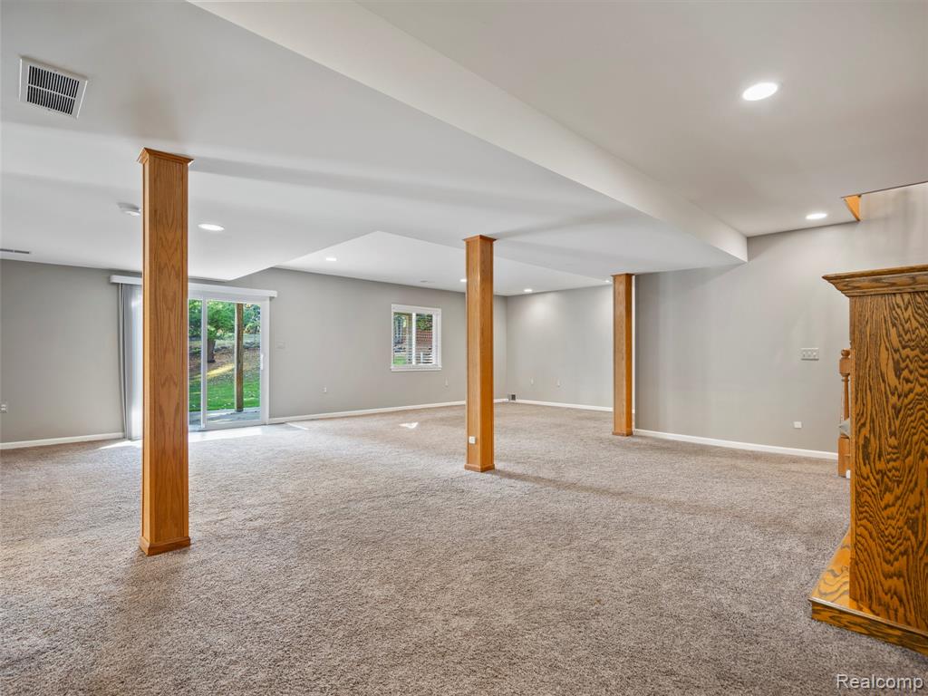 987 FAIRLEDGE Street, Lake Orion, MI 48362 — Photo 25