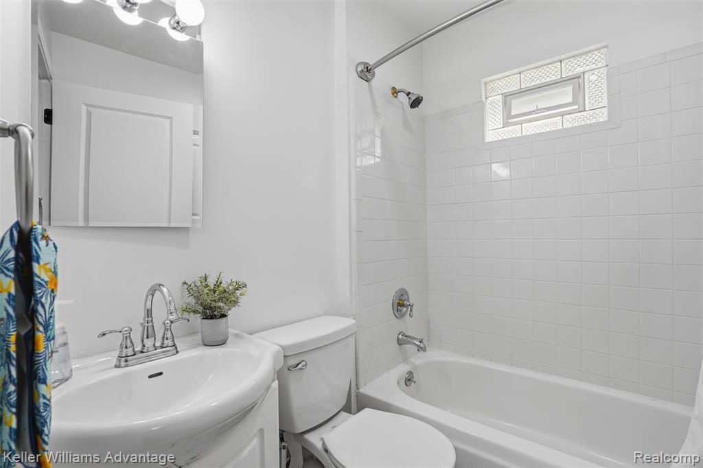 8235 Cornell Street, Taylor, MI 48180 — Photo 16