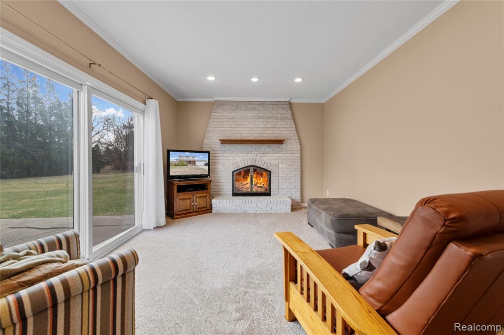 4902 Hubbard Drive, Troy, MI 48085 — Photo 15