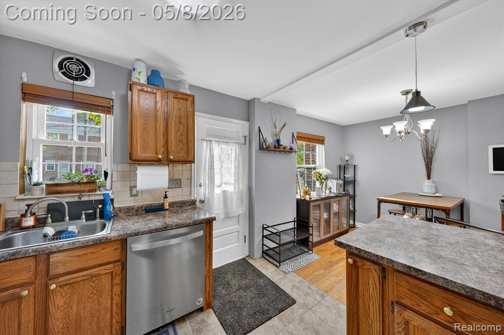 22927 Lakeshore Drive, Saint Clair Shores, MI 48080 — Photo 15
