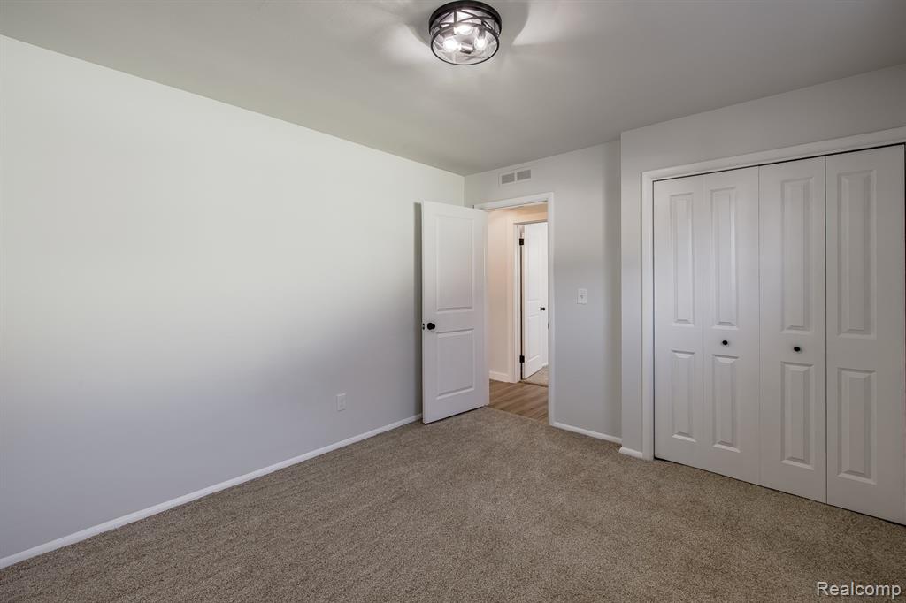 4075 Kempf Street, Waterford, MI 48329 — Photo 29