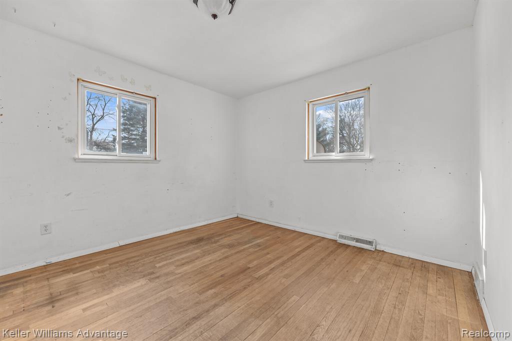 8735 Ringwood Drive, Commerce Twp, MI 48382 — Photo 18