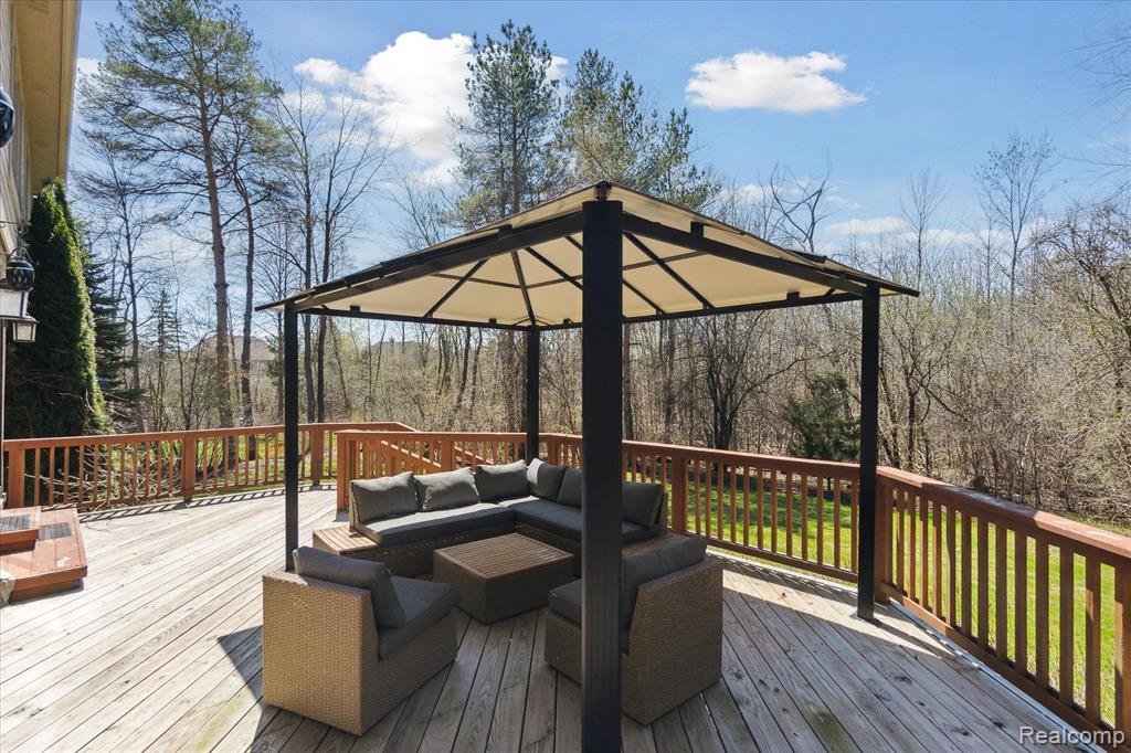 6808 OAKHURST RIDGE Road, Clarkston, MI 48348 — Photo 48