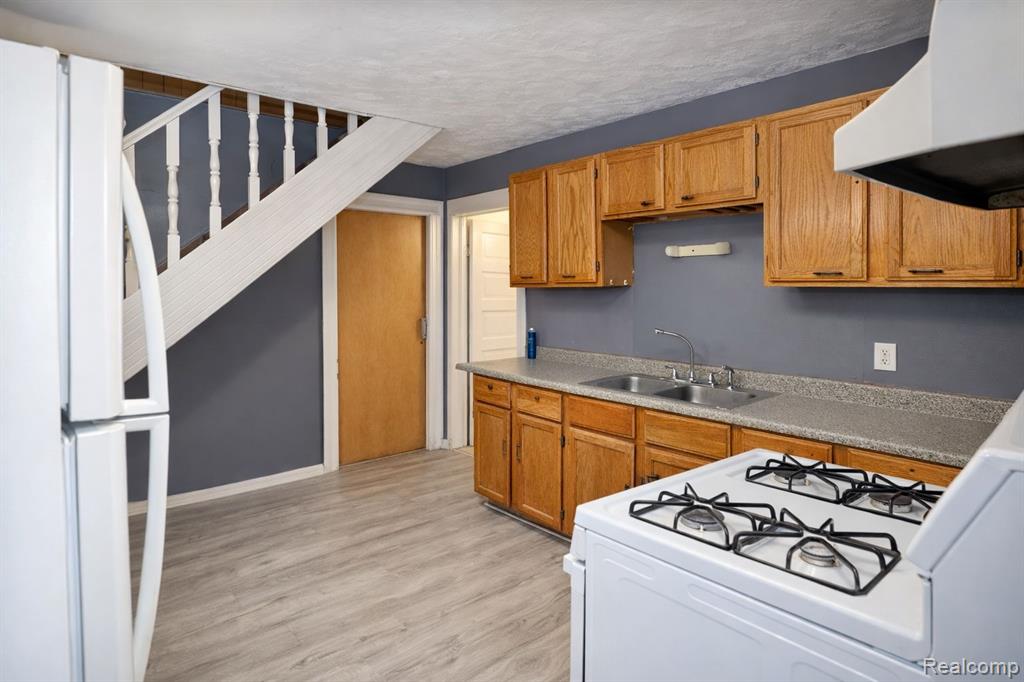 11655 Mitchell Street, Hamtramck, MI 48212 — Photo 11