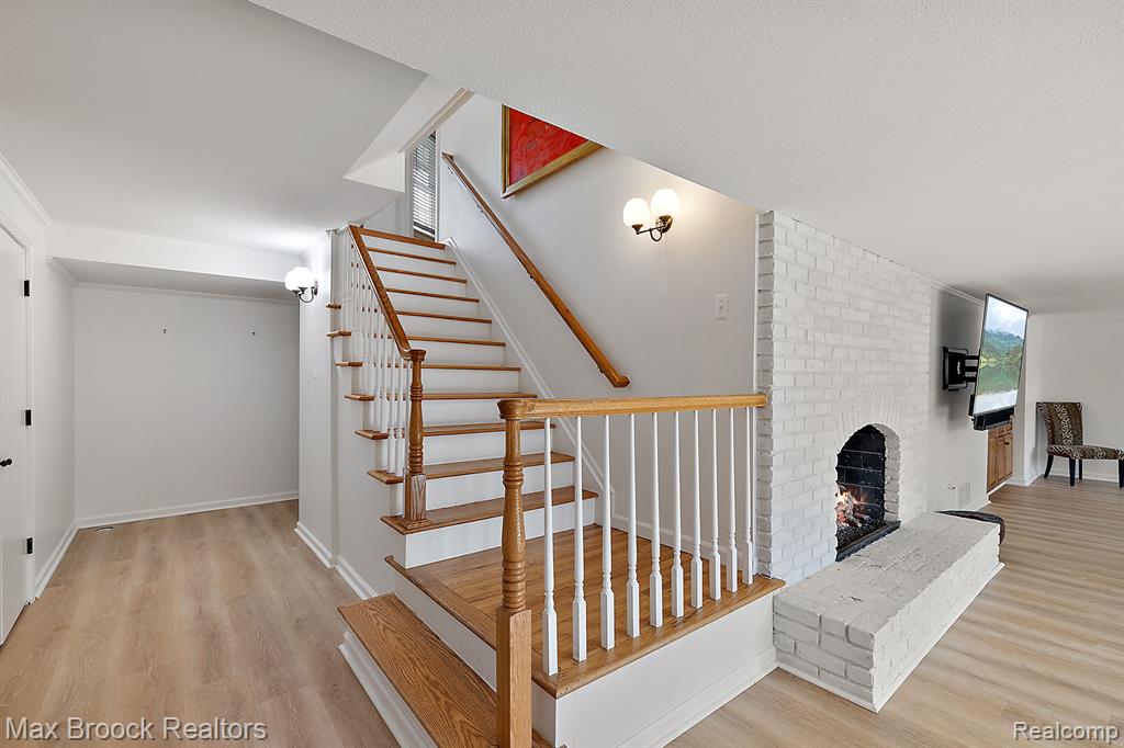 4384 SUNNINGDALE Drive, Bloomfield Hills, MI 48302 — Photo 32