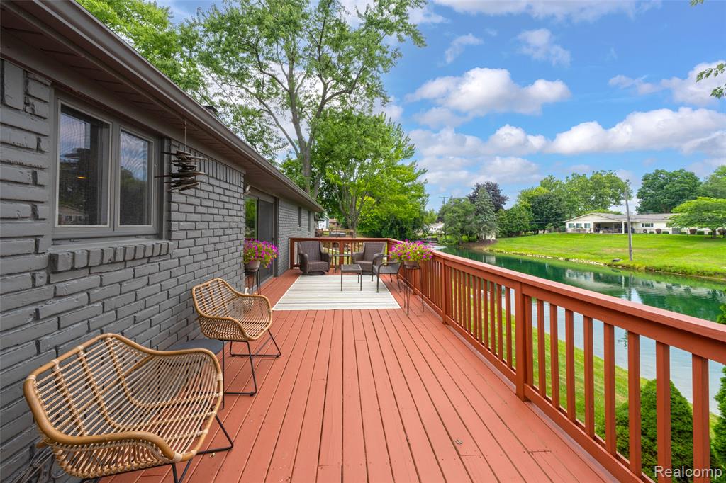 5780 Southward Avenue, Waterford, MI 48329 — Photo 28