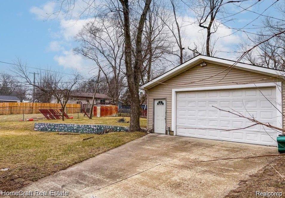 1233 DAVIS ST, Ypsilanti, MI 48198 — Photo 11