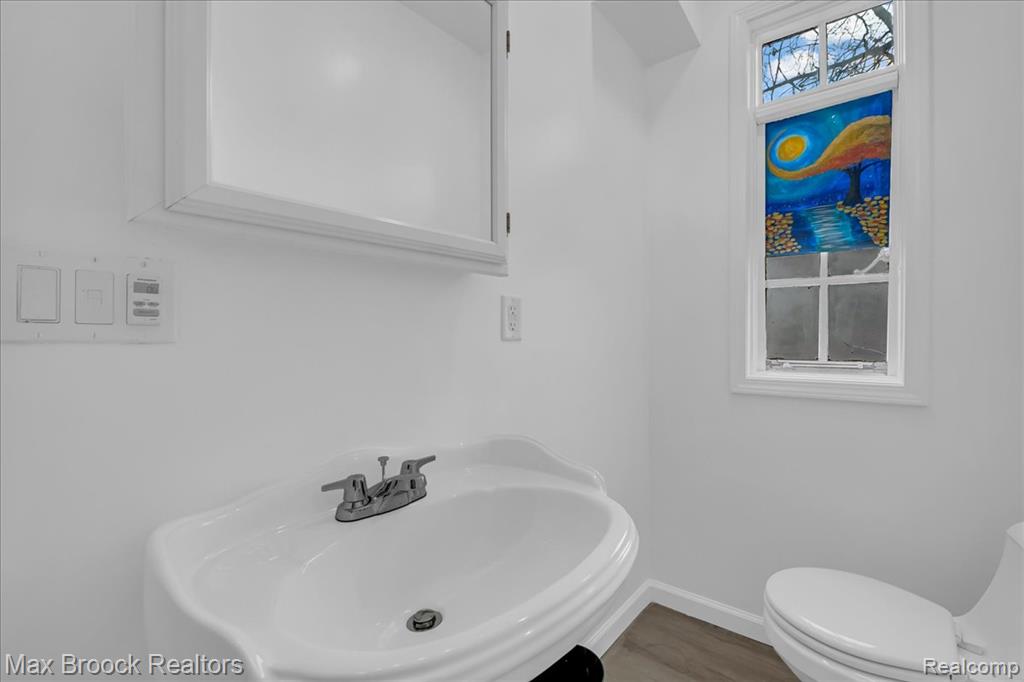 2085 Pontiac Drive, Sylvan Lake, MI 48320 — Photo 16