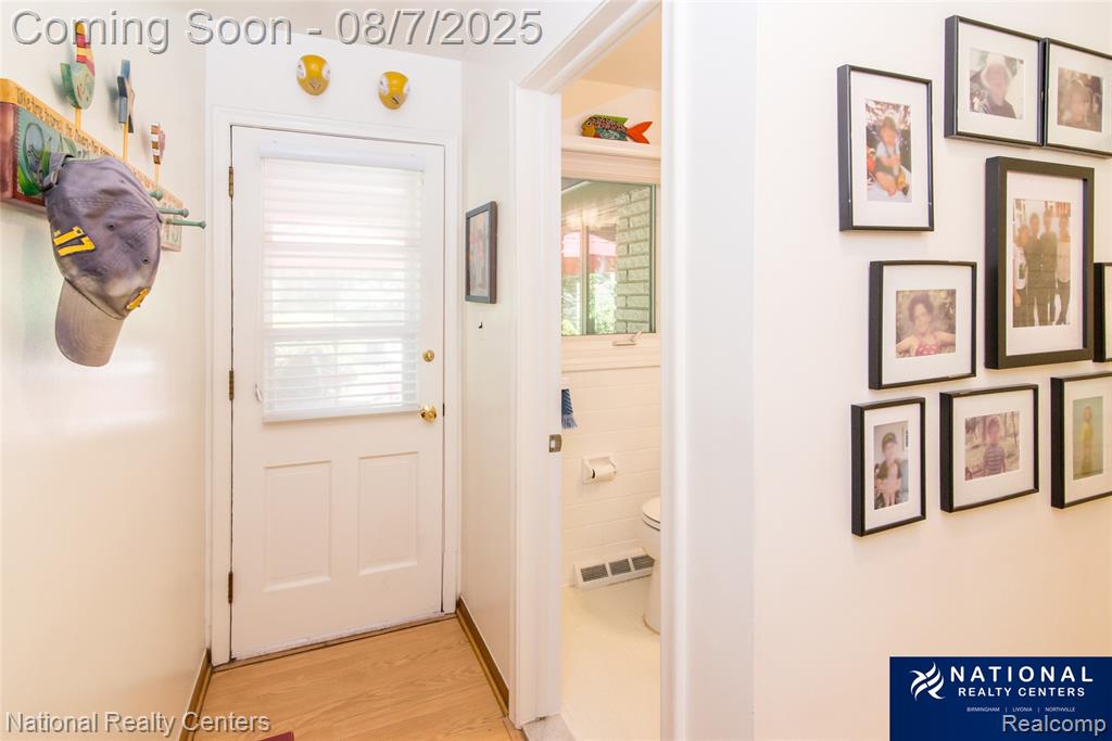 4933 Malibu Drive, Bloomfield Hills, MI 48302 — Photo 39