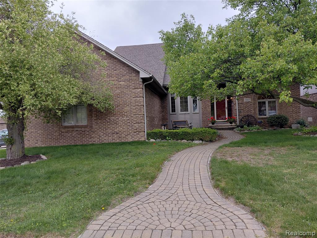 15507 White Oak, Fraser, MI 48026 — front exterior