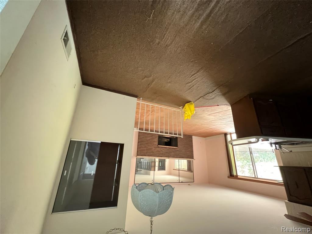 4136 Ironside Drive, Waterford, MI 48329 — Photo 8