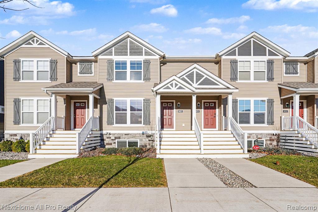 3827 Zaharas Lane, 26, Okemos, MI 48864 — front exterior