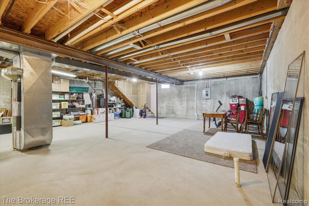 6057 Center Road, Grand Blanc, MI 48439 — Photo 43