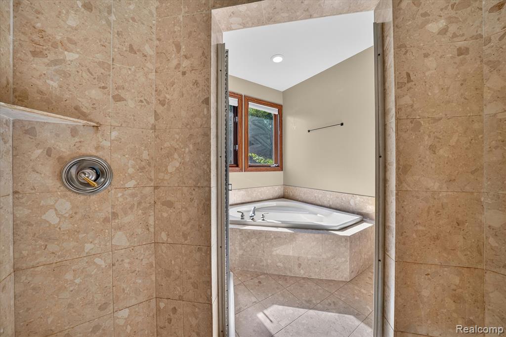 3187 Turnberry Drive, White Lake, MI 48383 — Photo 33